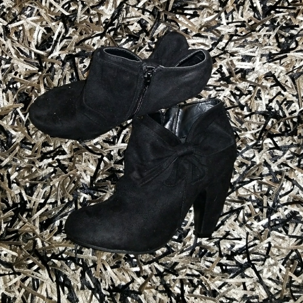 Ankle booties